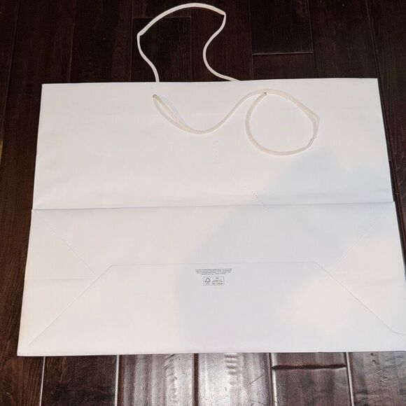 Burberry large white shopping bag - Picture 5 of 5